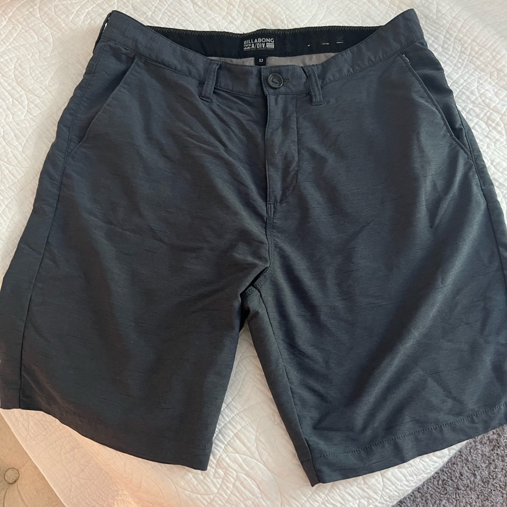 Billabong board shorts size 32